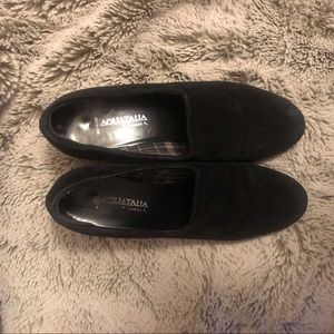 AQUATALIA black suede wedge loafers. Size 8.